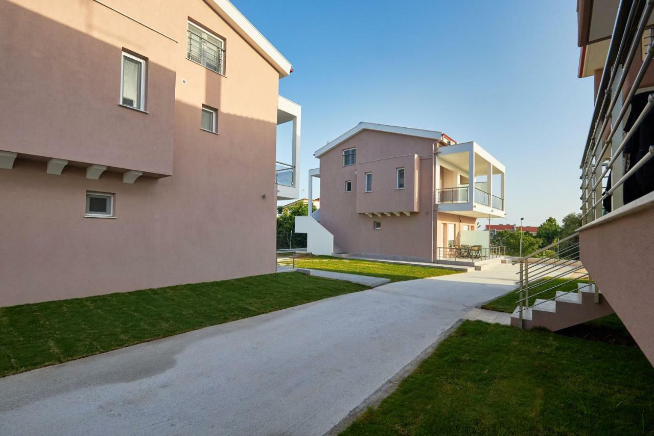 Siblings Apartments Nikíti Eksteriør bilde